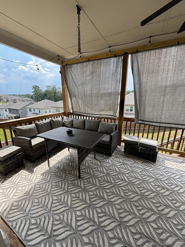 Photo - 719 Saffron Blvd