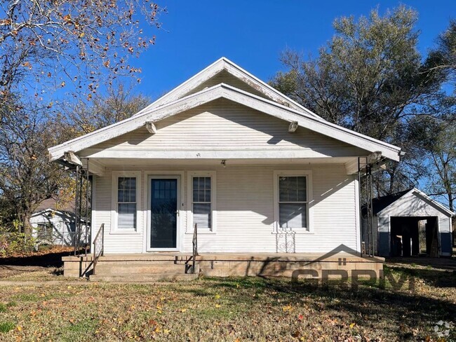 Building Photo - Updated 3-Bed 1-Bath Home