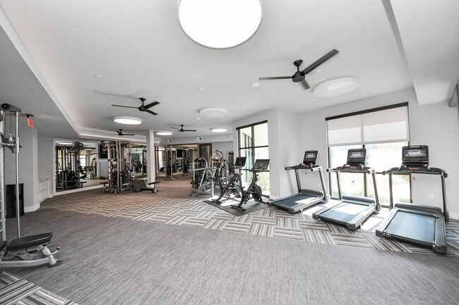 Building Photo - 15635 Memorial Dr Unit 223