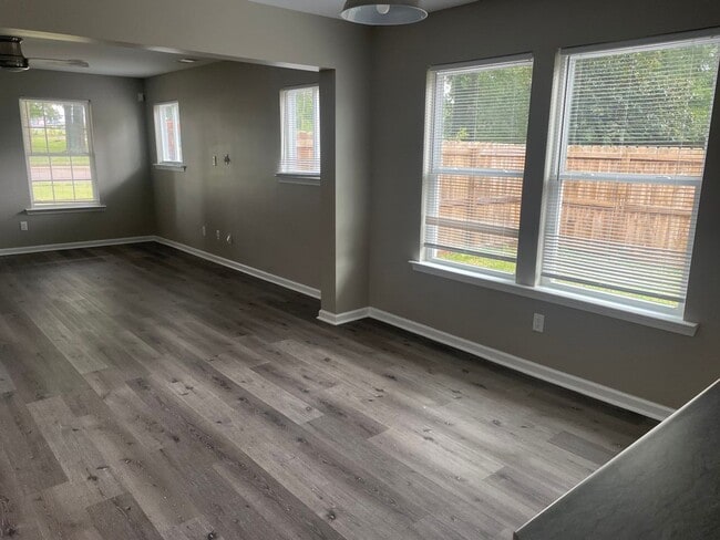 Photo - Rent greatly reduced PLUS 1/2 off first mo...
