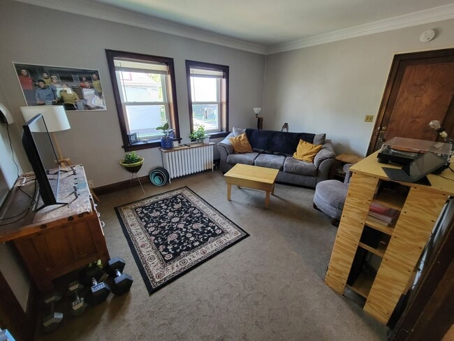 Building Photo - 305 N 12th Ave E Unit D