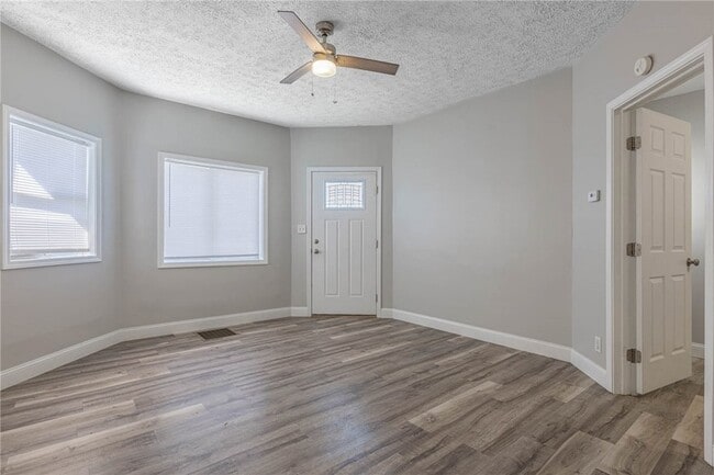 Photo - 539 S Monroe St Unidad 1