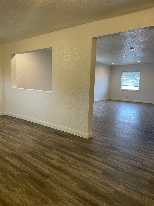 Photo - 904 Carpenter Dr