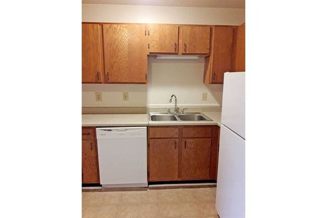 Photo - CAMBRIDGE POINTE