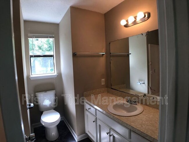 Photo - 1200 Birchwood St