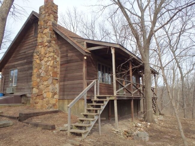 Photo - Unique 3 Bed 2 Bath Cabin In The Heart of Columbia!