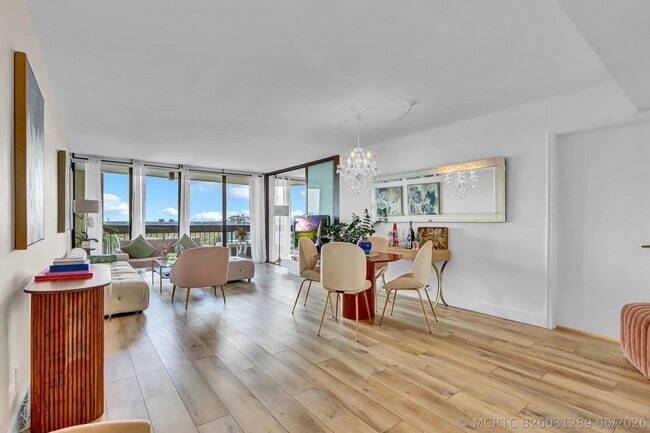 2000 Presidential Way Unit 1006