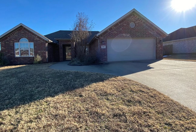 Photo - 320 Beasley Dr