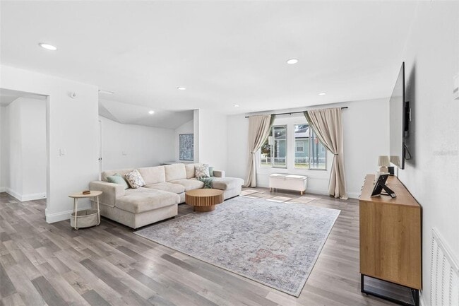 Photo - 2201 50th Ave N