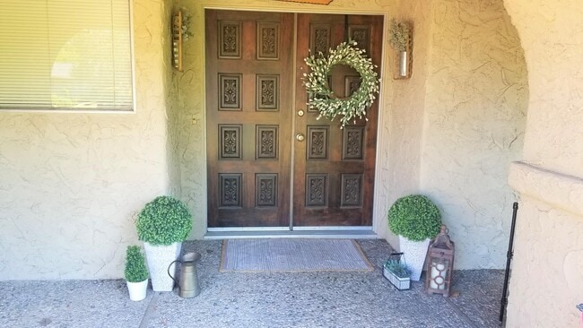 Photo - 835 Greenwich Dr