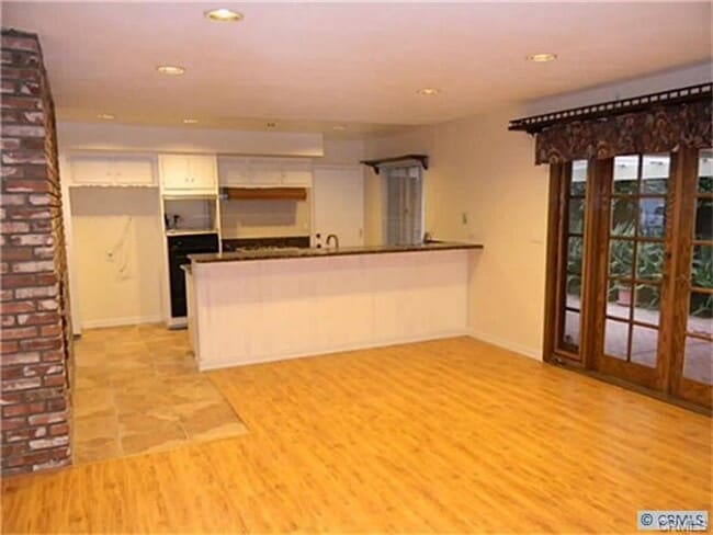 Photo - 405 N California St