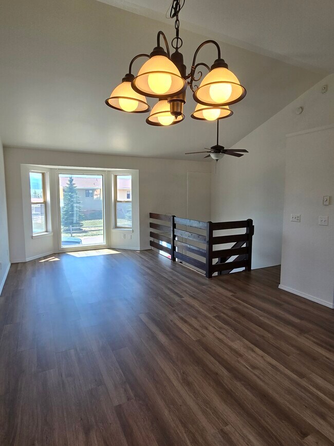 Photo - 540 Forest Edge Rd