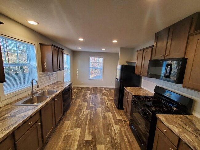 Photo - 25 Bluebird Hill Dr