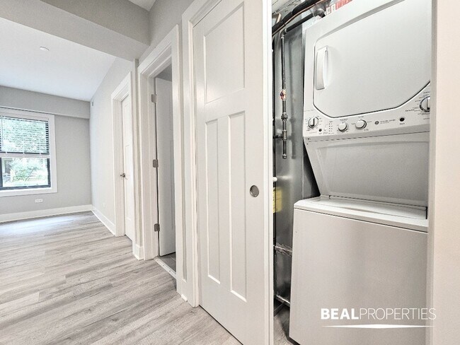 Photo - 1137 Oak Ave Unit 2