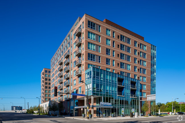 Building Photo - The Bridges Dinkytown Rental