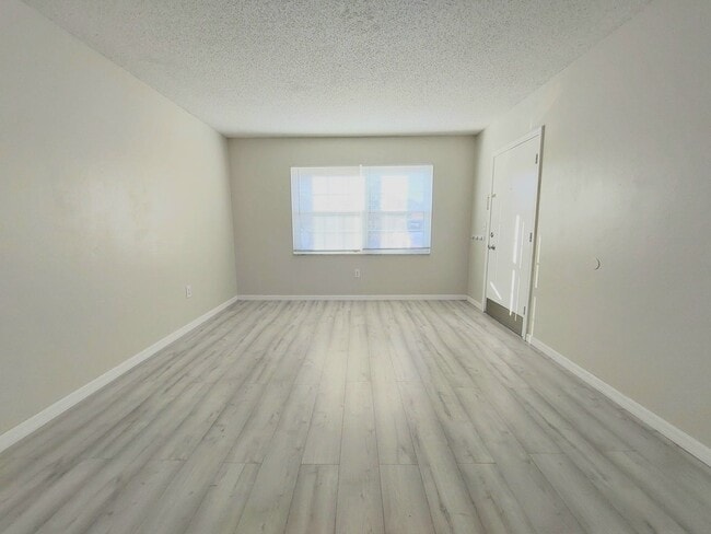 Photo - Beautiful 2 Bedroom, 1 Bathroom Condo in the Lake Bentley Shores Community of Lakeland