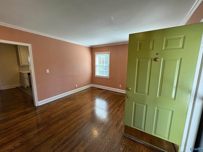 Photo - 2713 Hastings Rd SW