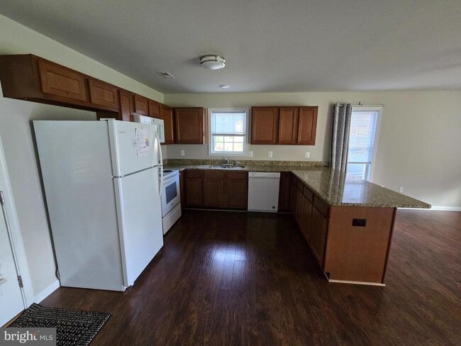 Photo - 1761 Birch Dr