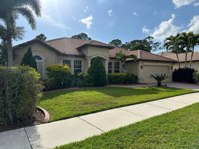 Photo - 860 SW Grand Reserves Blvd