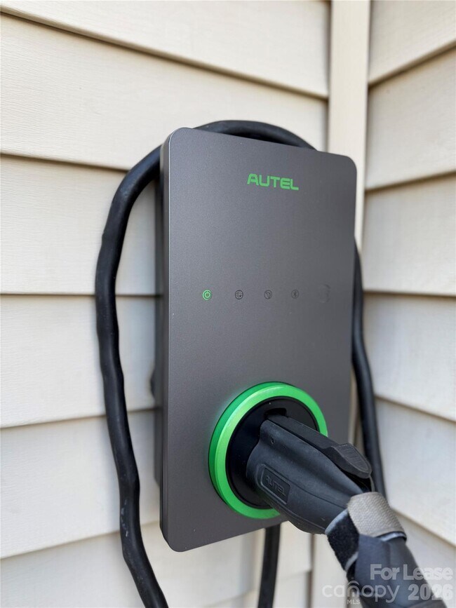 Photo - 3906 Crimson Wing Dr