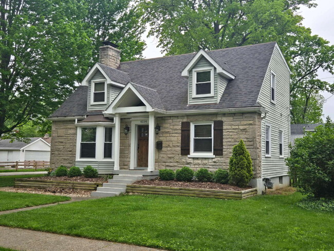 "3-Bed Home on Briarwood Rd: Spacious 1895... - "3-Bed Home on Briarwood Rd: Spacious 1895...