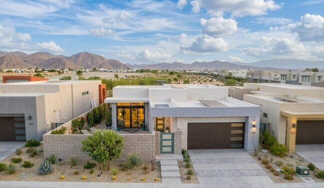 814 Nugget Ln