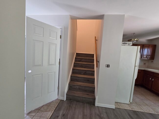 Photo - 740 Village Cir