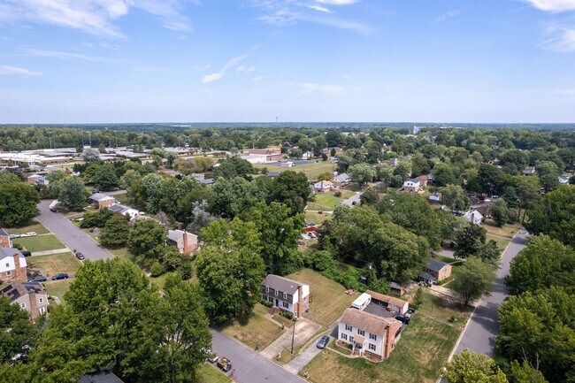 Photo - Stunning 4-Bedroom, 2.5-Bathroom Three-Sto...