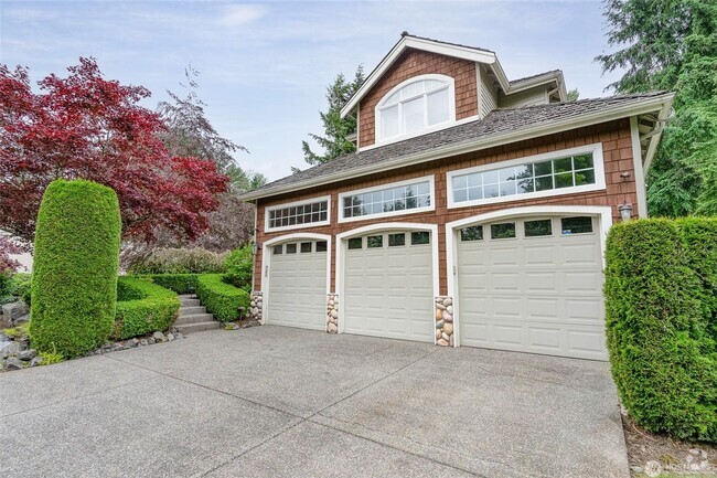 Building Photo - 4 Bed / 3 Ba Woodinville Home