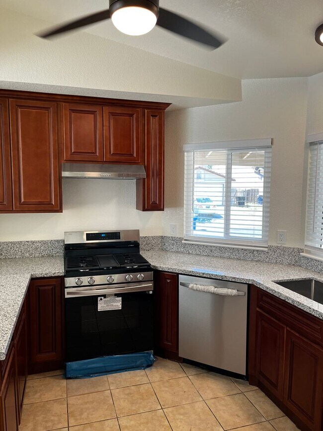 Photo - Newly Renovated 2 Bedroom , 1 Bath, 780 Sq...