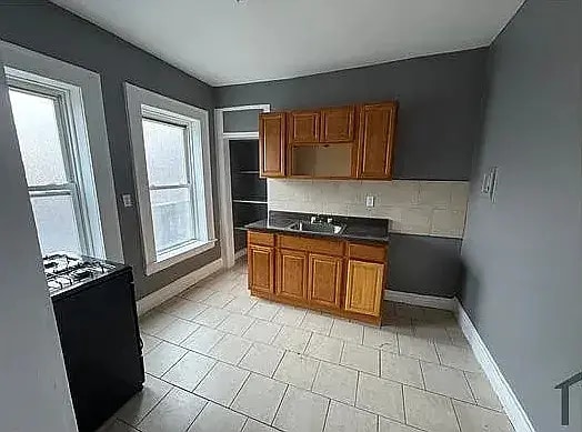 Building Photo - 220 Roseville Ave Unit 220-405
