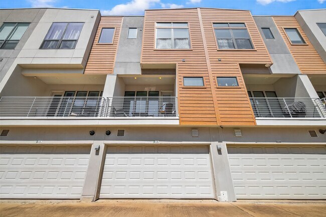 Photo - 2401 Crawford St Unit C3D