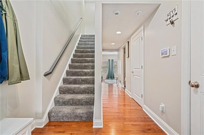 Photo - 143 Aberdeen Dr