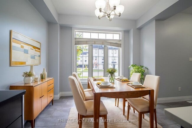 Photo - BEAUTIFUL TOWNHOME  *SUNNINGDALE * 5 Bedroom * Garage * AVAIL NOW Unit 24