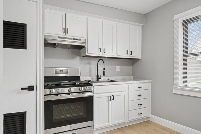 Photo - Hymann Heights Apartments