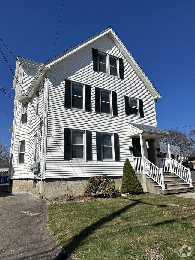 Building Photo - 15-17 Nesbit Ave Unit 1 Rental