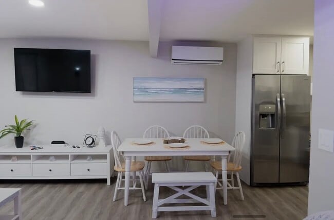 Photo - 6716 N Elman St Unidad apt 1