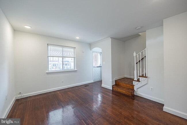 Photo - 156 Wesmond Dr