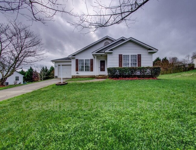 Photo - 905 Milkfarm Ct House