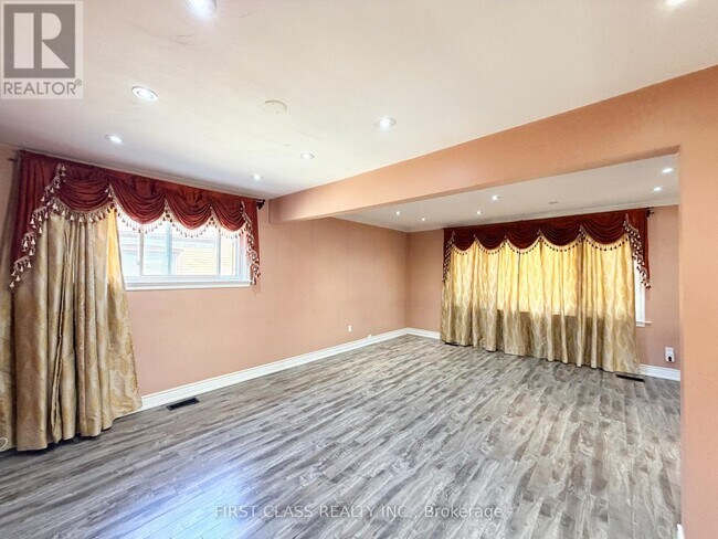 Photo - 15 Leahann Dr