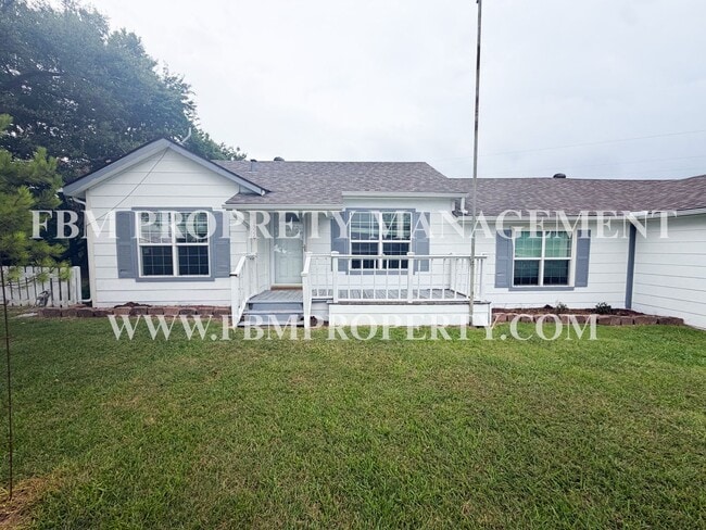 Building Photo - 1526 E FM 813