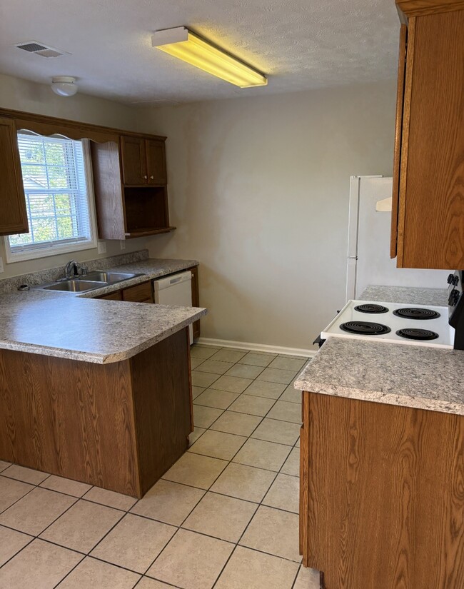 Photo - 542 Reynolds Dr