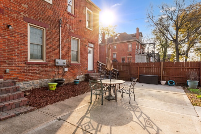 Photo - 1229 S High St