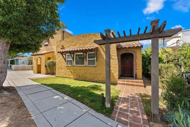 Building Photo - 3560 Sydney Pl Unit 3562