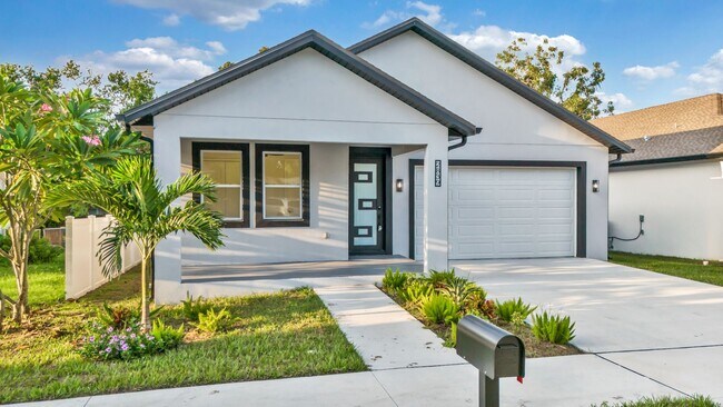 Building Photo - Newer Construction 4bedroom/3bathroom Home...