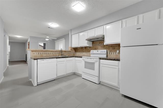 Photo - 2111 E Belt Line Rd