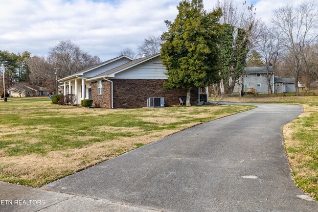 Photo - 11719 S Williamsburg Dr