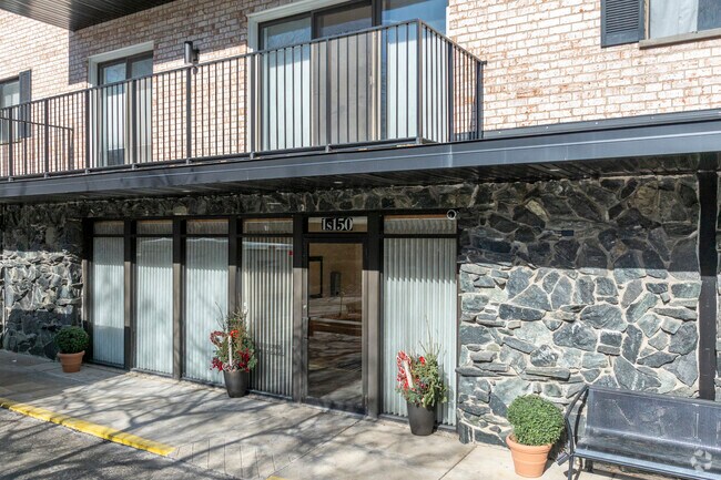 Photo - Oakbrook Terrace East