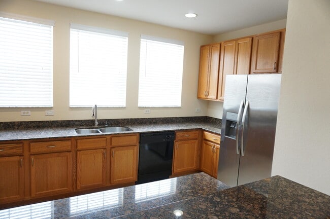 Photo - 883 Millbrae Ct