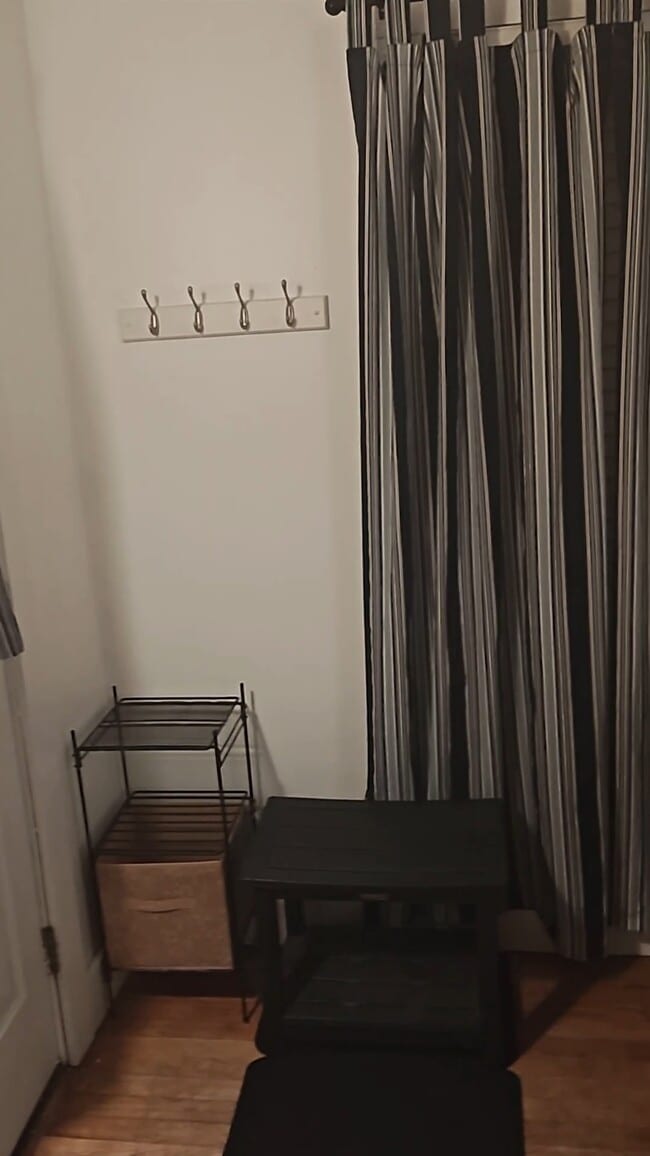 Building Photo - 28 Cedar St Unit Apt 2